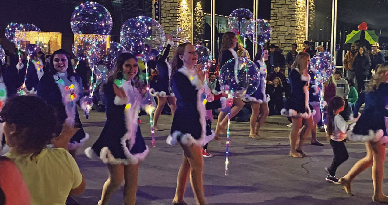 Holidazzle parade brings sparkle to downtown Lampasas Lampasas